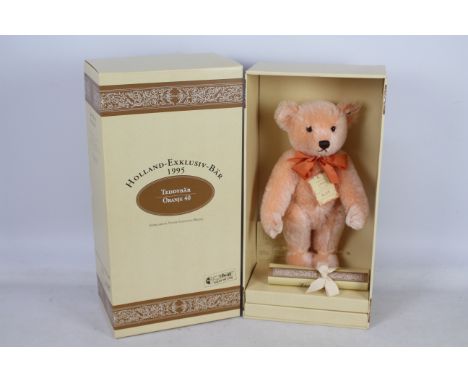 Steiff Holland Bear Exclusive Orange 40 1995 - Holland Exklusiv Bar.The first collector's teddy bear exclusively for Holland 
