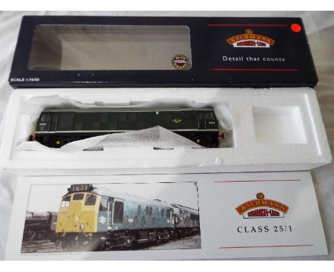 Bachmann Blue Riband - an OO gauge class 25/1 Bo-Bo diesel electric locomotive, op no 7D5211, BR green livery, # 32-325, appe