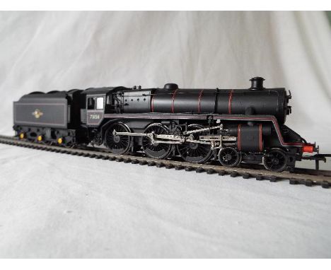 Bachmann - an OO gauge standard class 5MT 4-6-0 locomotive and tender, op no 73158, BR black livery with late crest, # 32-501