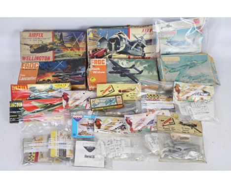 Airfix - Lincoln International - Frog - Matchbox - 19 aircraft model kits including Bristol Superfreighter in 1:72, Vickers W