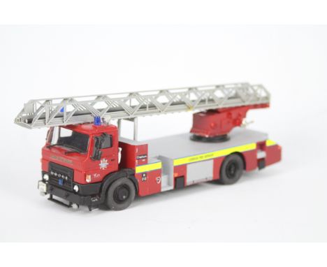 Fire Brigade Models - A built kit model Dodge Fire Engine Ladder in 1:48 scale in London Fire Brigade livery probably by Fire