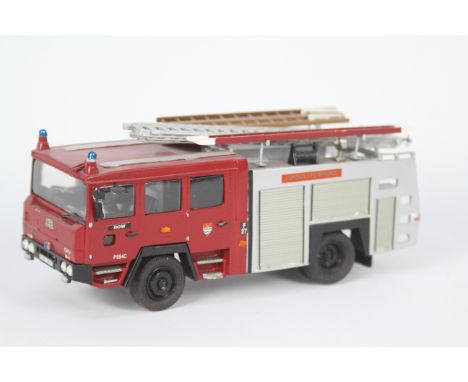 Fire Brigade Models - A built kit model Shelvoke SPV Fire Engine in 1:48 scale in London Fire Brigade Models livery, it looks
