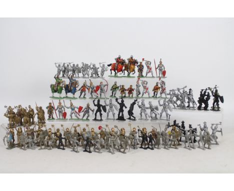 Crescent - Lone Star - A collection of approximately 110 plastic soldiers, mostly medieval, includes 33 by Lone Star, 9 by Cr
