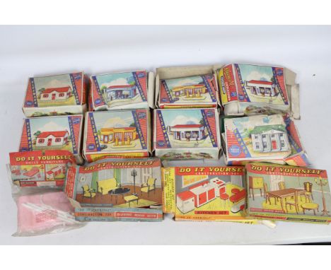 Combex - Kleeware - 12 vintage model house kits including 8 Kleeware Littletown buildings, 3 Combex interior kits and a dolls