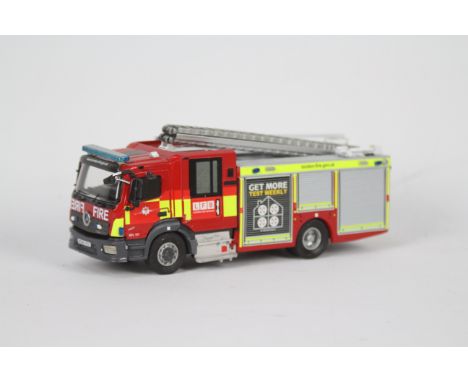 Fire Brigade Models - A built kit model Mercedes Benz Atego Mk3 Pump Ladder Fire Engine in 1:48 scale in London Fire Brigade 