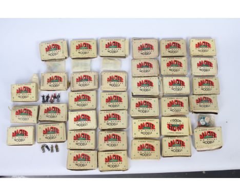 Wardie - Master Models - 36 boxed OO scale accessories including set of Mine Workers # 73, set of 12 Barrels # 19, Electric P