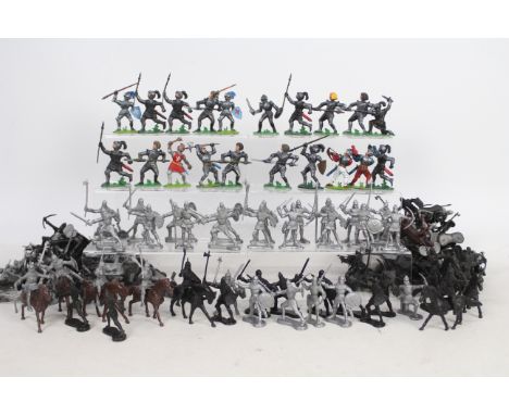 Jean Hoeffler - Unknown Maker - Approx 160 plastic Medieval Knights including 20 Jean Hoeffler models, 160 unbranded Knights 