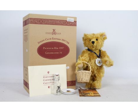 Steiff 1997 Picnic Bear, Gold Blond 34 - Steiff club edition 1997/98. In original box with certificate. A jointed gold blond 