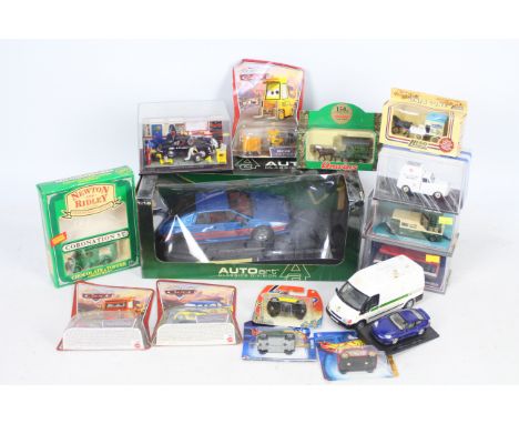 Autoart, Corgi, Hot Wheels, DeA, Matchbox, Lledo - A quantity of boxed and unboxed die-cast model vehicles - Lot includes a b