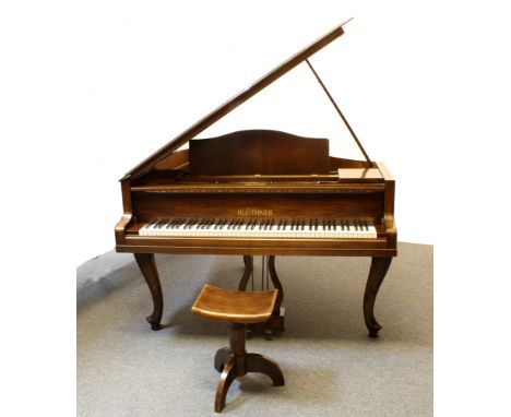 Kabinettflügel, Blüthner Modell 11, Leipzig 1940, Nussbaum, Chippendale-Beine und Pedalständer in Lyraform, Nr. 125925, mit o