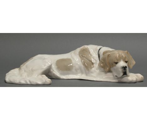 Porzellanfigur, "Liegender Bernhardiner", Rosenthal, Selb, Bavaria, Modellnummer K 262/2, polychrom, Modellentwurf von Fritz 
