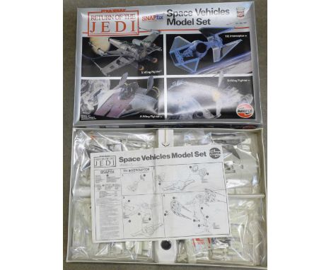 An Airfix Star Wars Return of the Jedi space vehicle model set, 960217 with contents 
