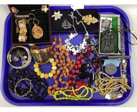 A Knotted Hardstone Beaded Necklace, (in need of restringing). together with assorted costume jewellery, including a vintage 