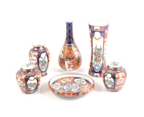 A collection of contemporary 'Gold Imari' ceramics, including a pair of ginger jars, 14cm. (6)