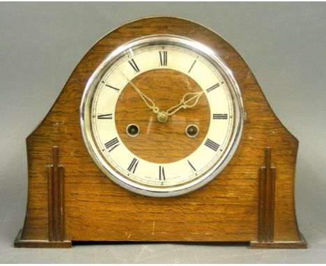 Art Deco Smiths Enfield Solid Oak Wood Mantel Clock, England, 1930s.Roman numerals.Silver metal dial inscribed "Made in Engla