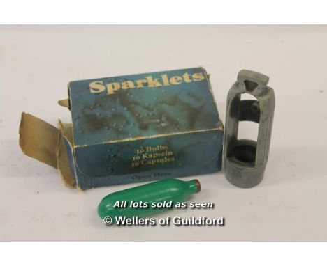 *BOC SPARKLETS ORIGINAL BULBS, BOX, BULB HOLDER, AND LEAFLET VINTAGE SODA SIPHON [LQD79](LOT SUBJECT TO VAT)