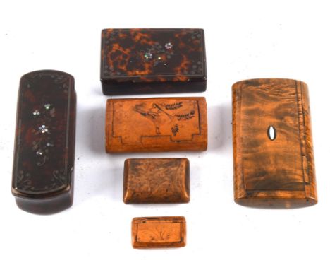 Six 19th century snuff boxes including ; two papier mache rectangular snuff boxes with wire work inlay against a faux tortois