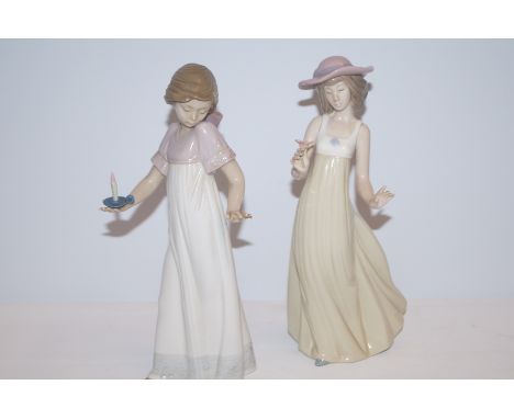 2 Nao figures of ladies Height 27 cm 