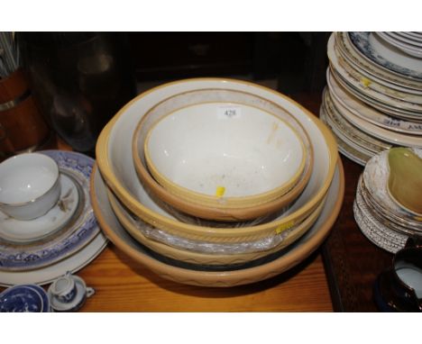 Five vintage mixing bowls 