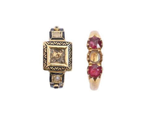 A Victorian gold and black enamel mourning ring, marked 18 and a ruby ring, in gold, 6.6g, size I, M (2)  Mourning ring - ena