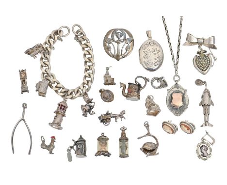 Miscellaneous silver charms and other articles, 5ozs 10dwts  Good condition