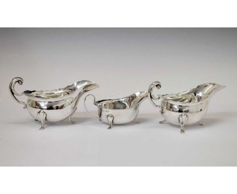 Pair of Edward VII silver sauceboats with scroll handles, sponsor's mark of Richard Richardson, Sheffield 1908, 10cm high app