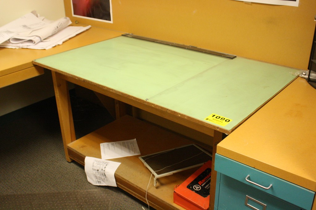 Option of lots: 1090,1091,1092,1093,1094 } DRAFTING TABLE