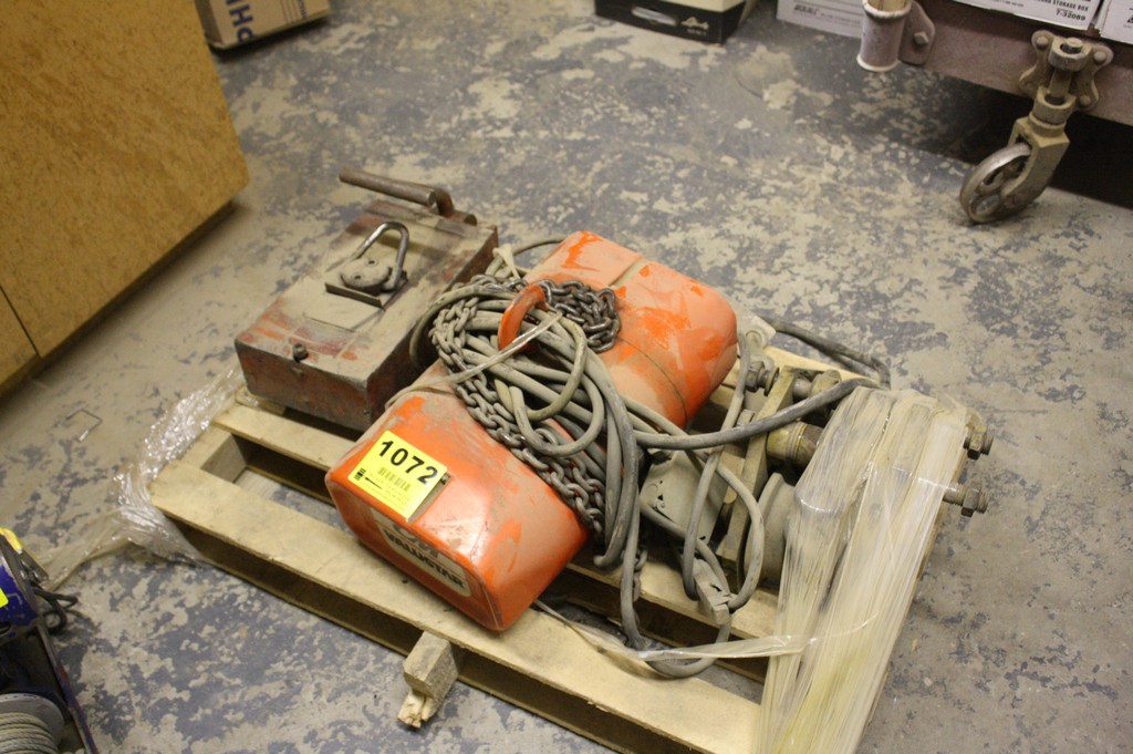 Lot 1072 - CM VALUSTAR 1-TON ELECTRIC CHAIN HOIST W/TROLLEY AND MAGNET