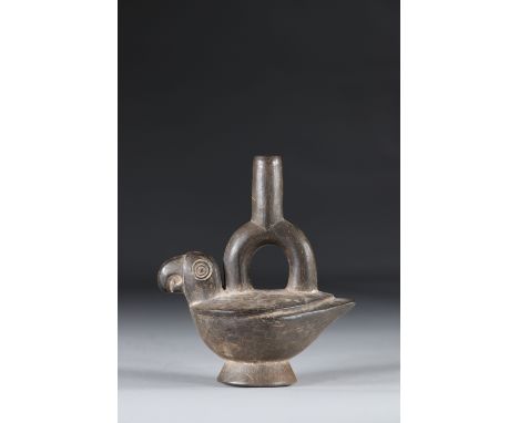 Pre-Columbian Art Terracotta Parrot VaseSizes: H=180mm L=160mmWeight (K): 0.310kgState: at first glance - good condition - no