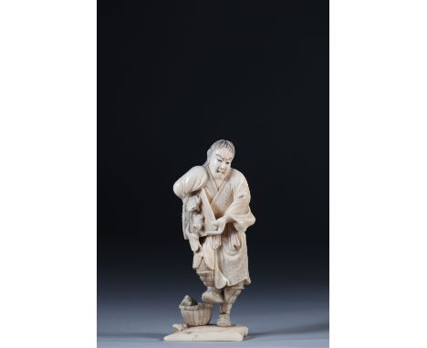 Japan Okimono carved of a fisherman circa 1920Sizes: H=170mm L=65mmWeight (K): 0.264kgState: at first glance - good condition
