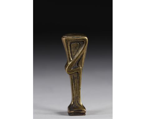 Art Nouveau bronze seal in the style of Henri Van de Velde. Belgium around 1900.Sizes: H=88mm L=28mmWeight (K): 0.150kgState:
