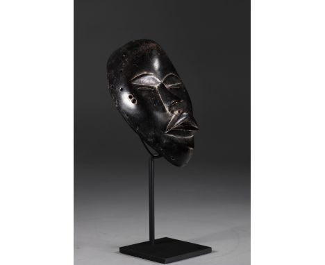 Dan mask early 20th centurySizes: H=210mm L=140mmWeight (K): 0.895kgState: After checking - normal wear - no restoration - no