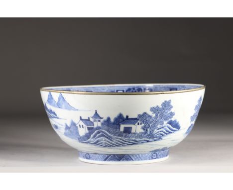 China large blue white porcelain bowl decorated with century landscapes - 19thRegion: CHINASizes: H=120mm D=285mmWeight (K): 