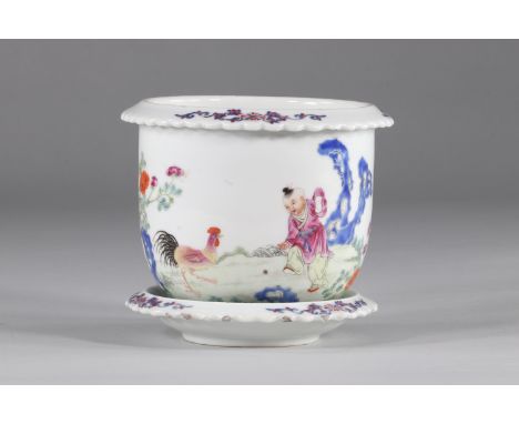 Famille rose porcelain flowerpot, decorated with a child and a rooster. "Chicken boy"Region: CHINASizes: H=120mm D=150mmWeigh