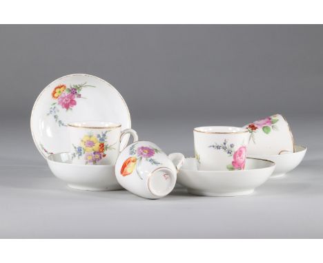 Brussels, Manufacture de LOUIS CRETTe, 1768-1813, 4 porcelain cups and saucers decorated with flowers (strokes) 18th centuryR