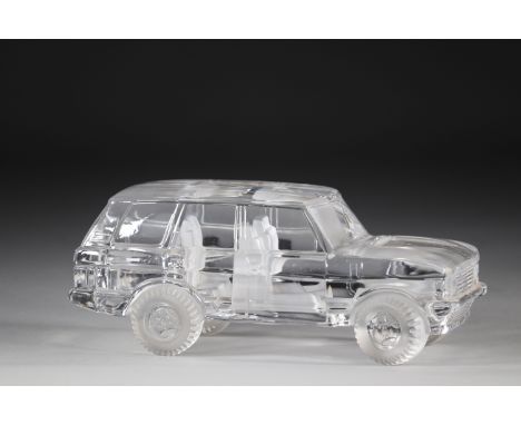 Claude NICOLAS (20th-21st centuries) Signed Crystal Range Rover.Sizes: H=90mm L=220mm l=90mmWeight (K): 2.630kgState: at firs