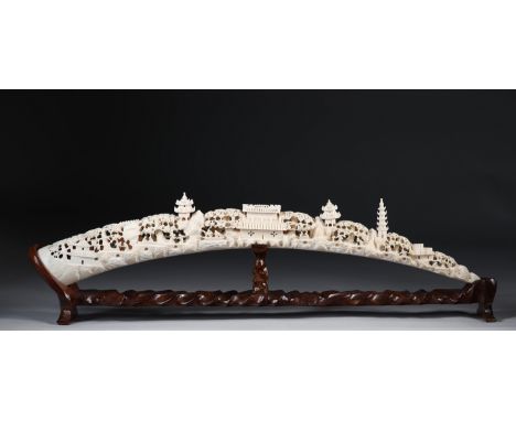 China finely carved Canton sculpture decorated with mountain characters circa 1900Sizes: H=170mm L=670mmWeight (K): 1.225kgSt