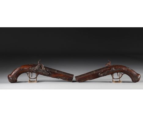 Pair of hammer guns, early 19th C.Sizes: L=270mmWeight (K): 0.920kgState: at first glance - good condition - no restoration -