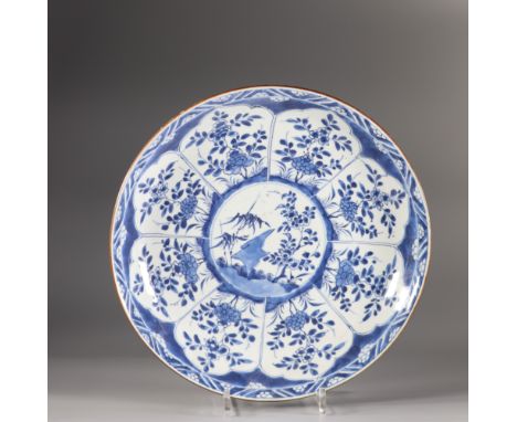 China imposing blanc bleu dish 17thRegion: CHINASizes: D=355mmWeight (K): 1.400kgState: at first glance - good condition - no