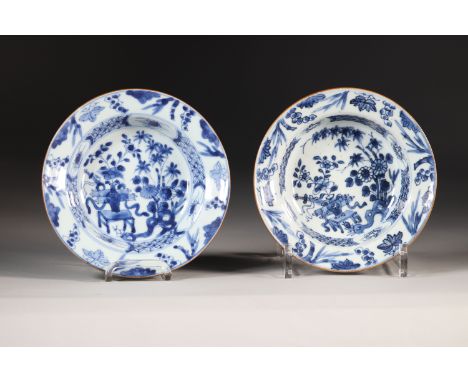 China pair of Blanc Bleu plate 18thRegion: CHINASizes: D=160mmWeight (K): 0.385kgState: at first glance - good condition - no