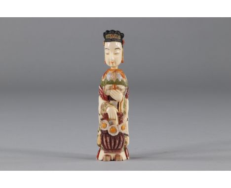 Ivory snuff box, early 20th century China.Region: CHINASizes: H=135mm L=35mmWeight (K): 0.105kgState: at first glance - good 
