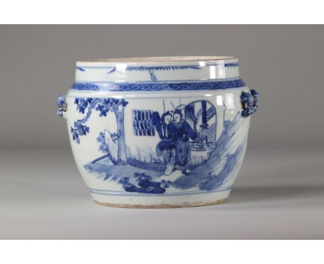 Blanc Bleu Chinese porcelain decorated with Qing period characters (the cover is missing)Region: CHINASizes: H=170mm D=230mmW