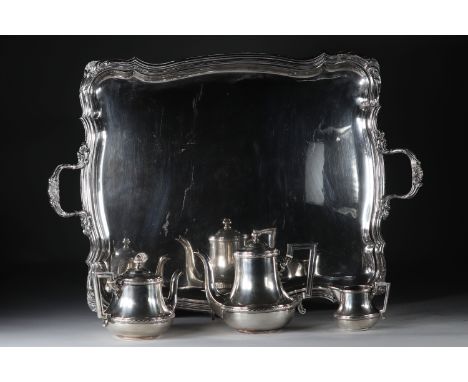 Lot of silver metal various partsSizes: Plateau L=740mm l=510mm Cafetiere H=200mm Theiere H=150mm Pot a lait H=80mmWeight (K)