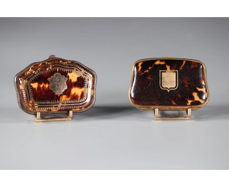 Lot of two tortoiseshell coin purses and gold inlays. France at the end of the 19th century.Sizes: L=70mm l=45mmWeight (K): 0