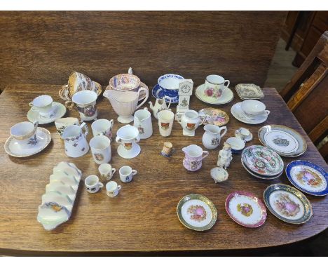 2 trays of decorative Victorian and later pottery and porcelain to include Royal Winton toast rack, crested wares, continenta
