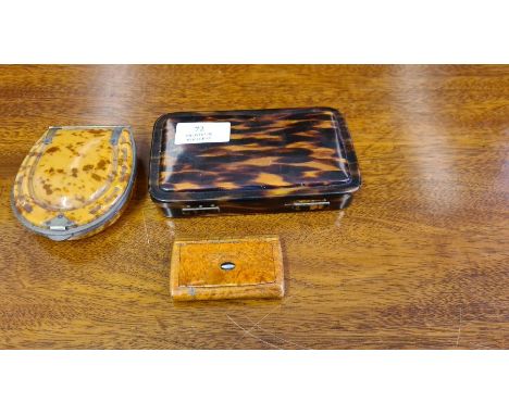 Burr walnut snuff box, faux tortoiseshell horseshoe card case and a faux tortoiseshell manicure set.