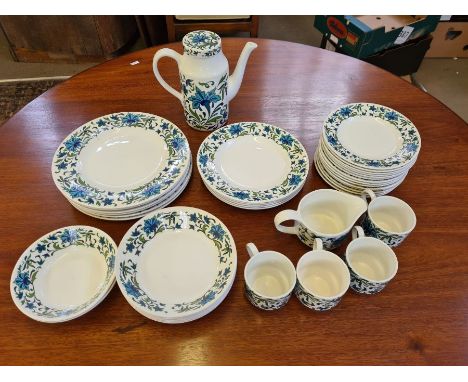 Midwinter Spanish Garden 6 dinner plates, 5 tea plates, 14 side plates, 5 soup bowls, 2 desert bowls, 1 milk jug, 4 tea cups 