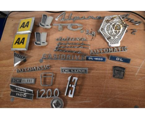 A collection of vintage bonnet and boot name badges and similar, of varied interest.