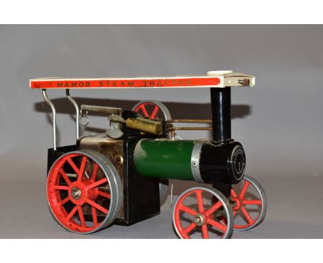 AN UNBOXED MAMOD LIVE STEAM TRACTION ENGINE, No. TE1, not tested, playworn condition and has been run, appears largely comple
