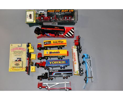 A QUANTITY OF BOXED AND UNBOXED ASSORTED CORGI DIECAST TRUCK MODELS, to include boxed Corgi Classics Eddie Stobart Ford Trans